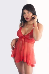 Lexy_tay Loving red, of seduction Pic 9