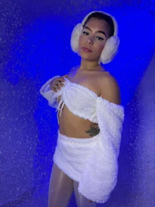 Annavic__ ✨ Winter Tease Pic 4