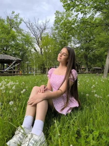 ClaraaHowell Public 사진 4