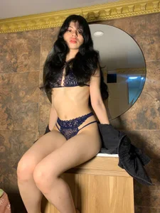 LITTLE BODY de Sophie_Copers  3 Imagens