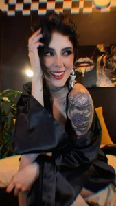 AmeliaNaughty_ Public Pic 6