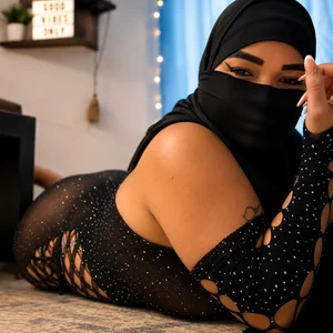 Falak-Yasin Kiss me, touch me, make me yours, let's be one! 😈 Pic