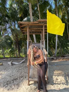 zoey-fox TAYRONA BEACH PARK Pic 6