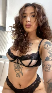 VenuzSofiaのsexy girl 🔥❤💦の 2枚の写真