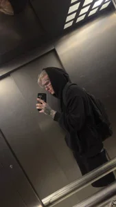 c10h15on1 Public Εικόνα