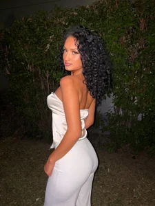 Alexa_Lexa Public Pic 4