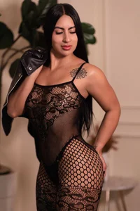 AlinaPrescott Public Immagine  4