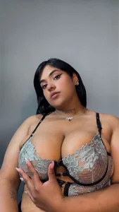 Nahomy-fire Public Pic 5