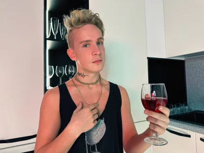 AlexxSweet you and me in a hotel room slika 8