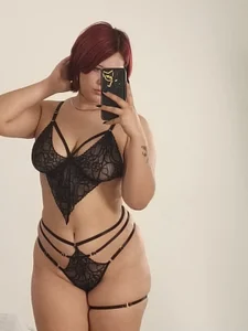 DanellaZambrano Sexy curvy in lengerie Immagine 