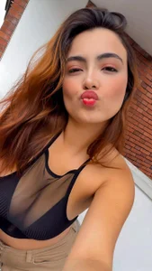 IsabellaaJoness 1/11 ME Hình 2