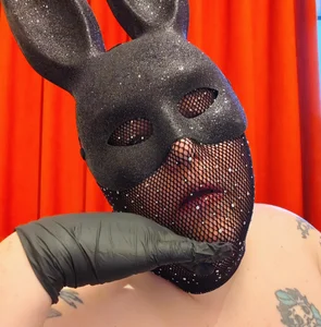 HousewifeMilf_Courtney Public Pic 7