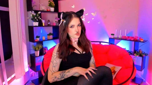 BratzieDarsie lonely kitty wants punishment.. . fénykép