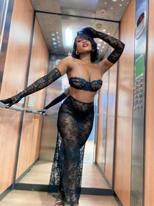 SavannahStorm Want to ride my elevator? Immagine  4