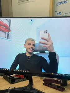 Lian_ferrer From the office, my bosses think I'm on a conference call 💦💦 Foto 2