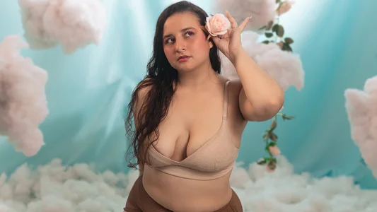 Your goddess❤️ de Fergh_  4 Imagens