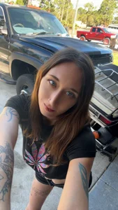 NaughtyEvilMarie Chevy girl Pic