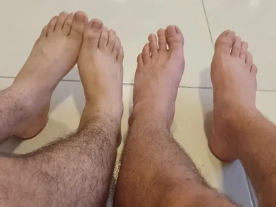 👃🏻Can you smell our feet?🦶🏼 de TommyandBillie  2 Imagens