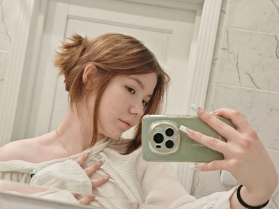 LakishaSolianiのVERY revealing underwear.の 5枚の写真