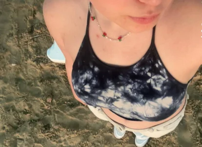 nikole_kitt sunny day on the beach ☀😍 Pic 3