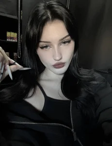 SallieStrahin Public Kuva 6