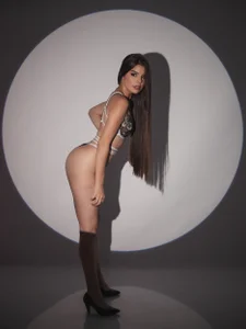 LanaJones_ Focus on me 📸 Pic