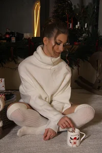 MissEmilyMiller 🎄☕️Cozy Christmas Tease ☕️🎄  4টি ছবি