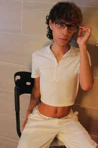 little_lemmons_ serious but mischievous boy Immagine  3