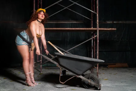 SamanthaaReed WORKING HARD Pic 3