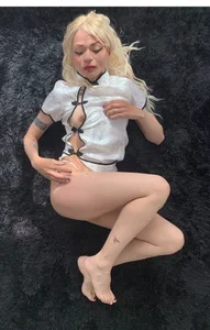 Cherry_Layne Public Pic 5