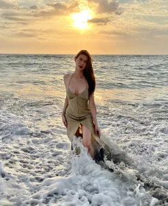 Ivysnow My name is IVY, and I think I am MAGNIFICENT Immagine 