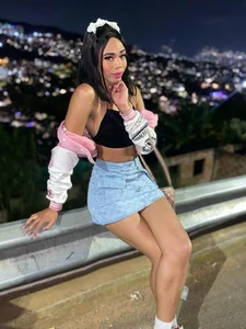 Nicole_Paradise Public Pic 4