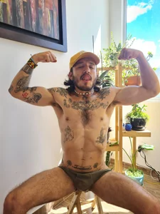 MARCELOANDLUCIAN HERE AQUILES Pic 4