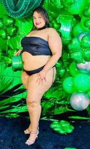 BustyyJuicy_Rs 🍀💚😏 Maybe I’m the luck you didn’t expect… but needed. 🔥 Pic 5