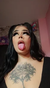 Missy_Aprill Come closer Immagine  2