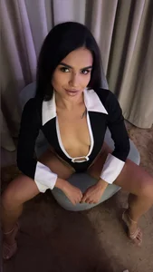 MissHazelnut Your Christmas present  2টি ছবি