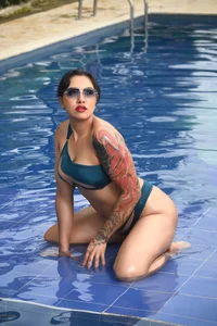 samara_smithh A sunny day💦☀️🕶️ Pic 8