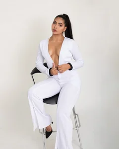 OrianaFontaine_ White on me 🤍 Pic