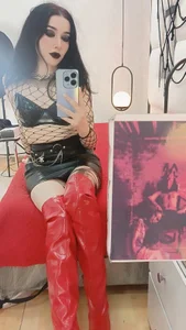 You would like to see what I have under this let your imagination fly and let it know 🥵 de alixxon1  6 photos