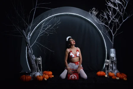 Halloween with your sexy nurse <3 od BRITANY_WELLS_  5 snímek