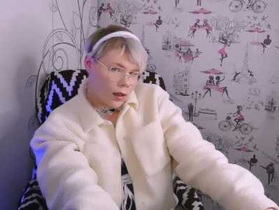 Elite maid de Brian_Mils  5 Imagens