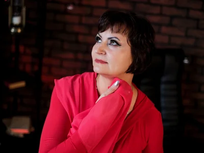 HelenBeler lady in red😈 Pic 3