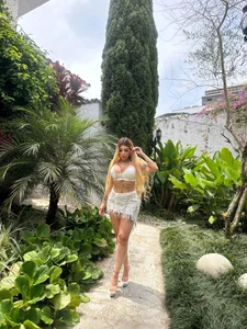 SophiePalmer Sunbathing in style ♥ Immagine  4