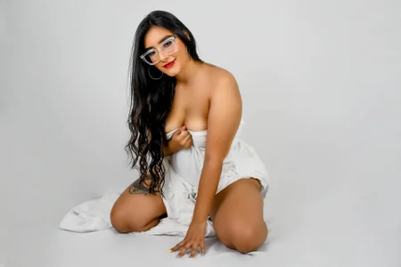 Isis_Osman sexy white Pic