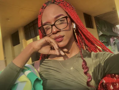 DakotaRosee A little of sun. 😁 Pic 3