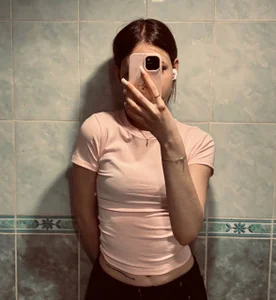 Pink de DawnByard  2 photos