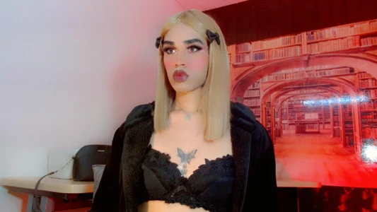 Michell_luxe sexy girl on the street😍🥵🌺🎀  3 снимка