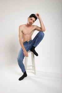 fabrizzio__I want you to lower the zipper Bild 3