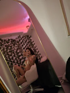 MissChloe_31 Public Pic 5
