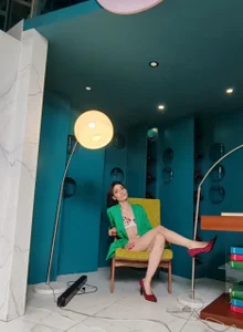 Iren Iren sexy office chick))) Immagine  4